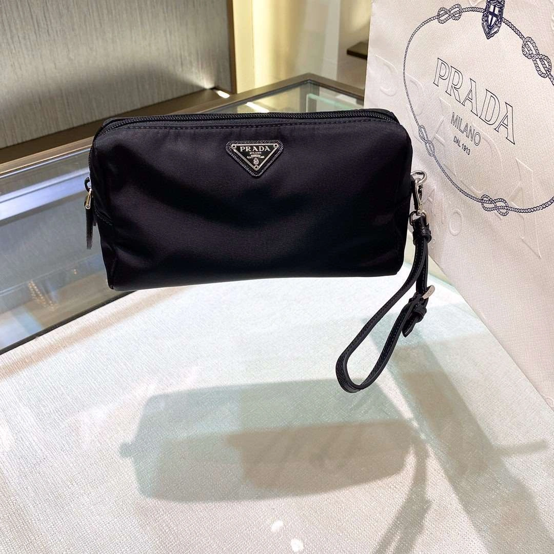 *MOMO--- 1NE693 cowhide item : A-B00H2417A
