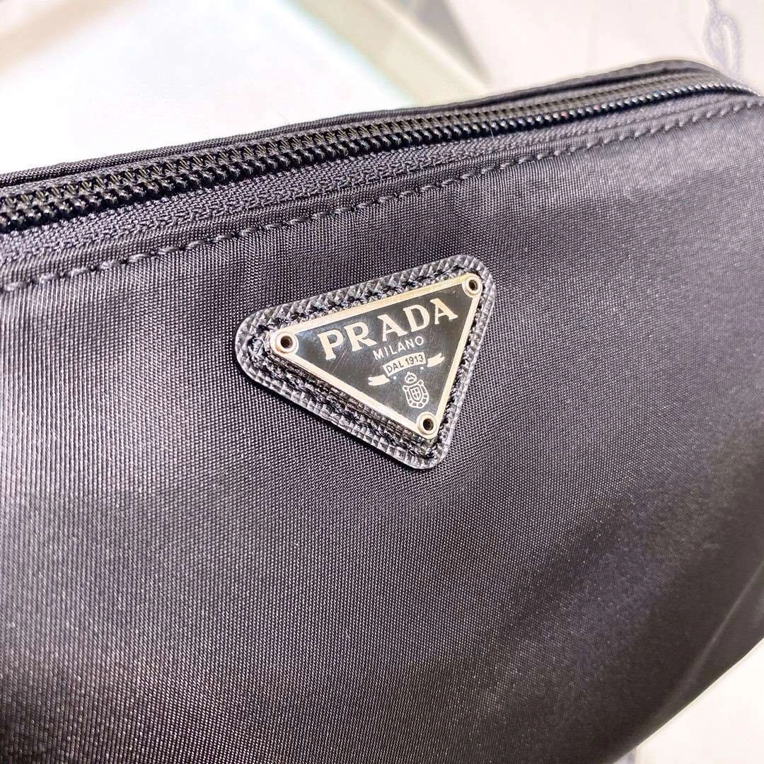 *MOMO--- 1NE693 cowhide item : A-B00H2417A