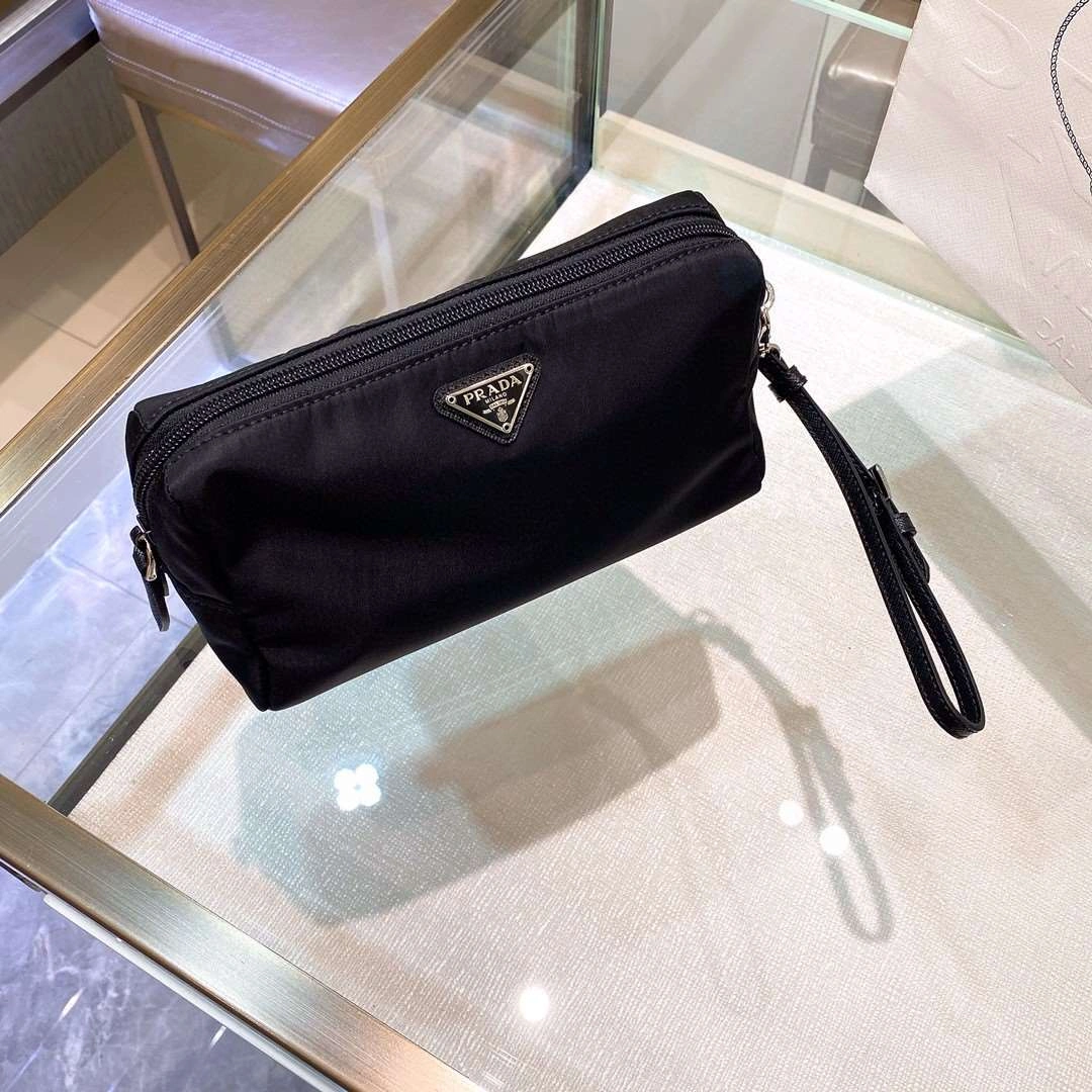 *MOMO--- 1NE693 cowhide item : A-B00H2417A