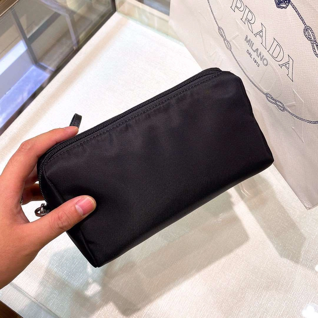 *MOMO--- 1NE693 cowhide item : A-B00H2417A