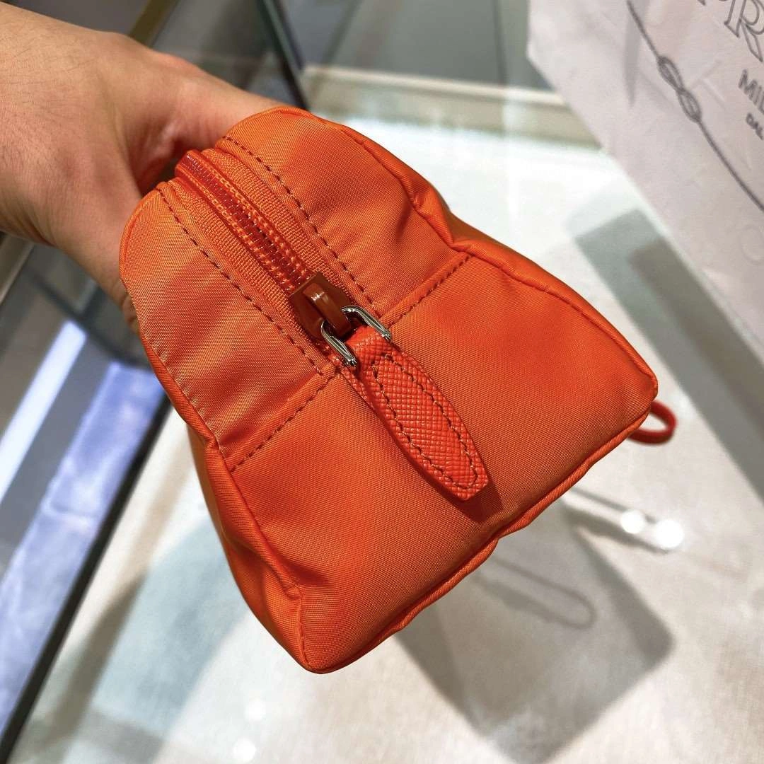*MOMO--- 1NE693 cowhide item : A-B00H3012A