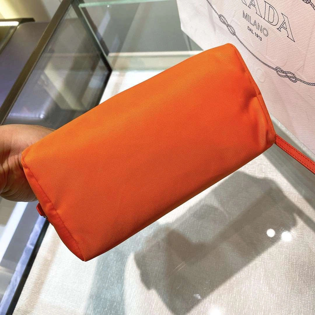 *MOMO--- 1NE693 cowhide item : A-B00H3012A