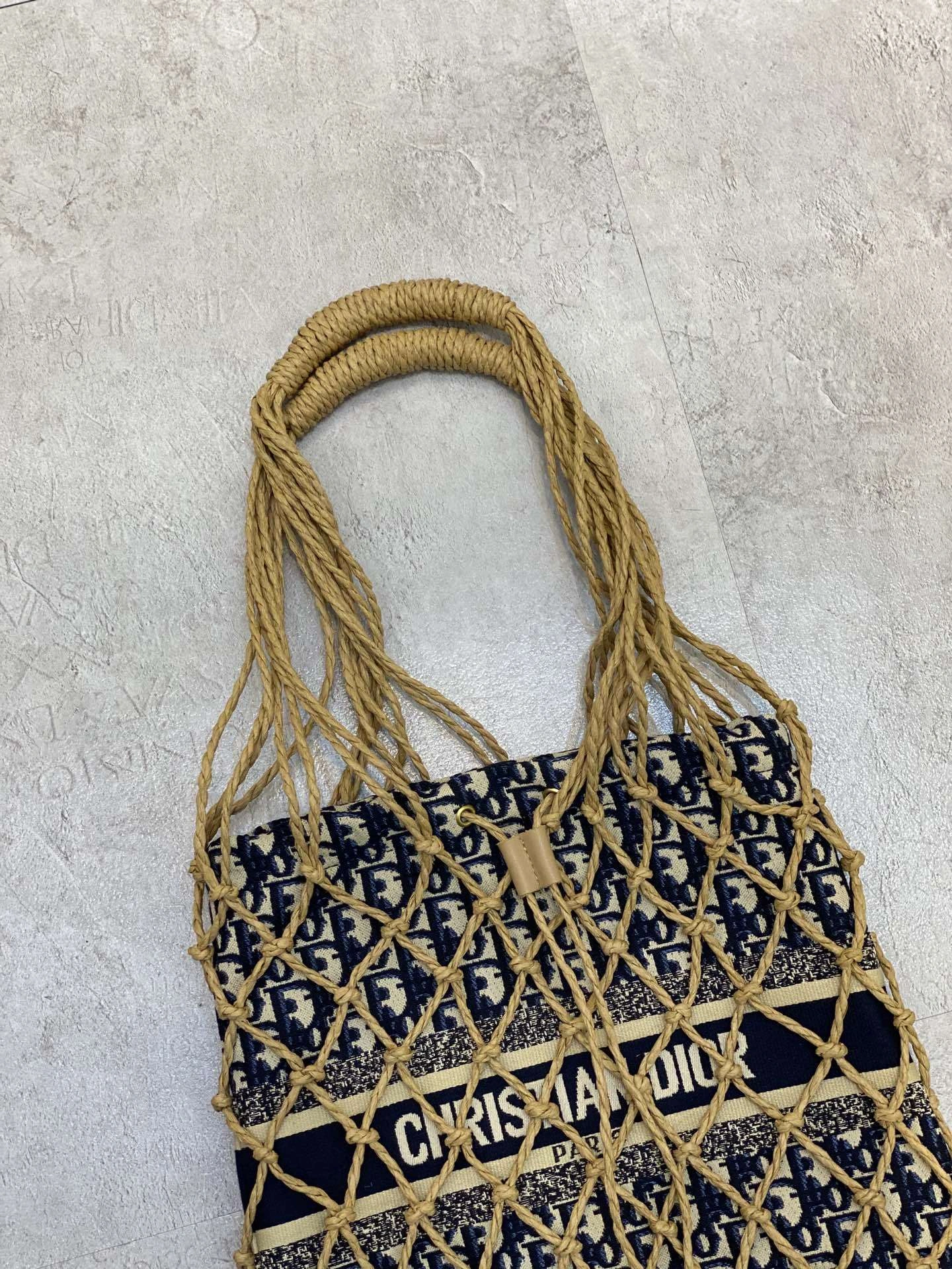 *MOMO--- 2482019148 item : A-B00H2412A