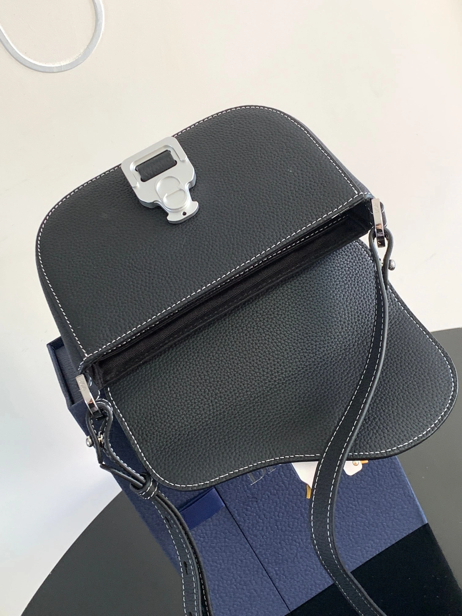 MOMO--- 2ADCA435YKK-H00N cowhide item:D-B109D0609