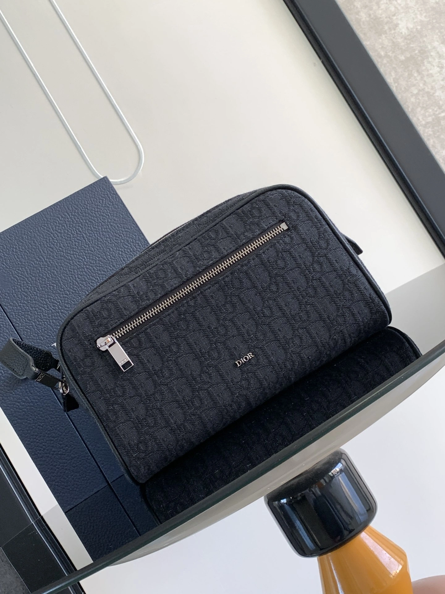 MOMO--- 2ESCA494YKY-H03E cowhide item:D-B109D0619