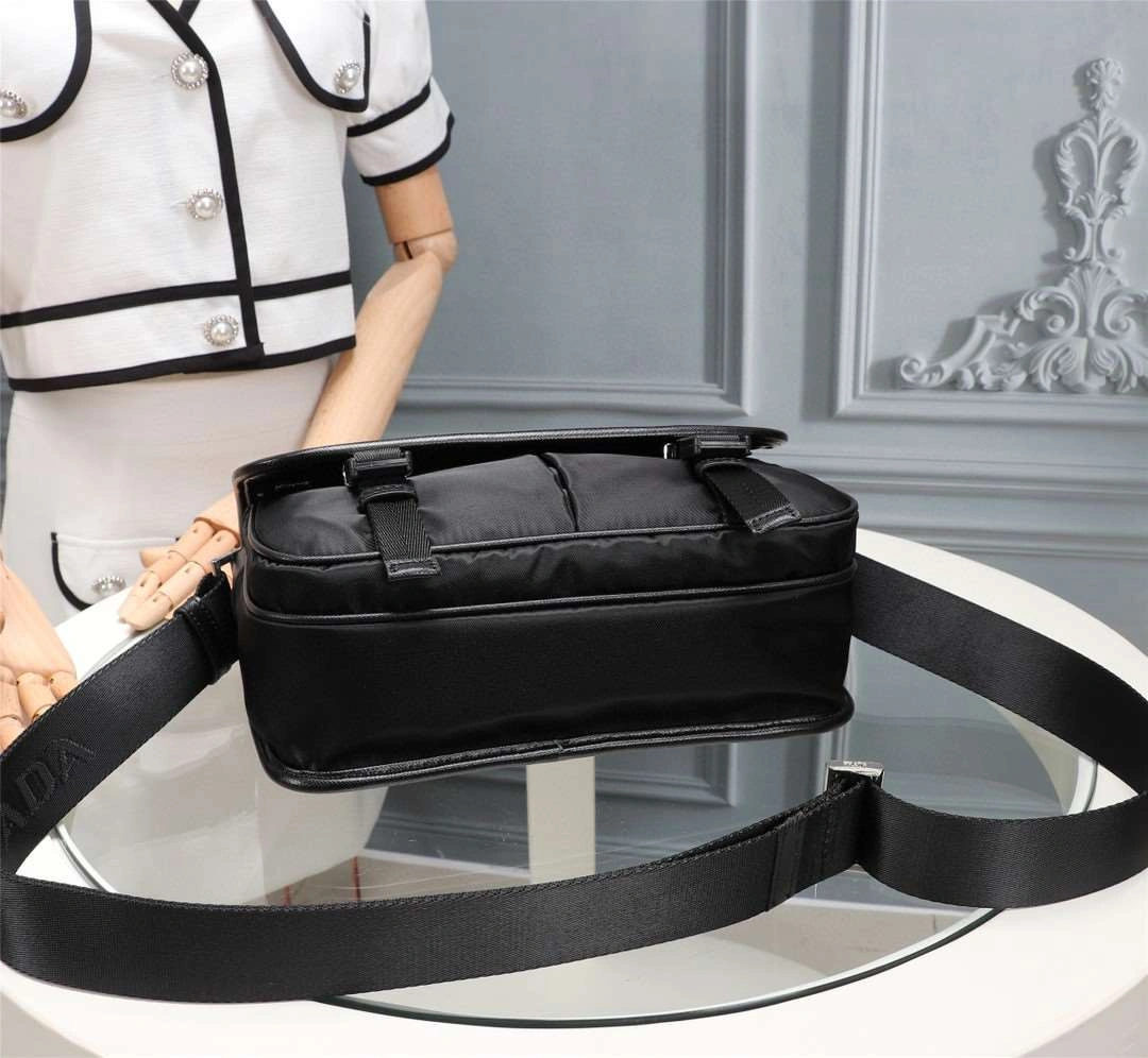 &*MOMO--- 2VD769 cowhide item : A-B118H2522A