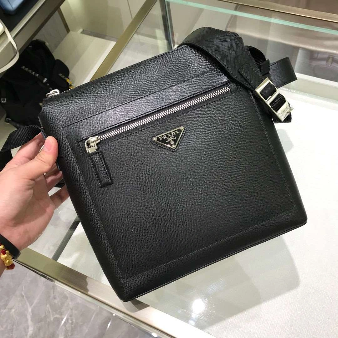 *MOMO--- 2VH062 cowhide item : A-B00H2547A
