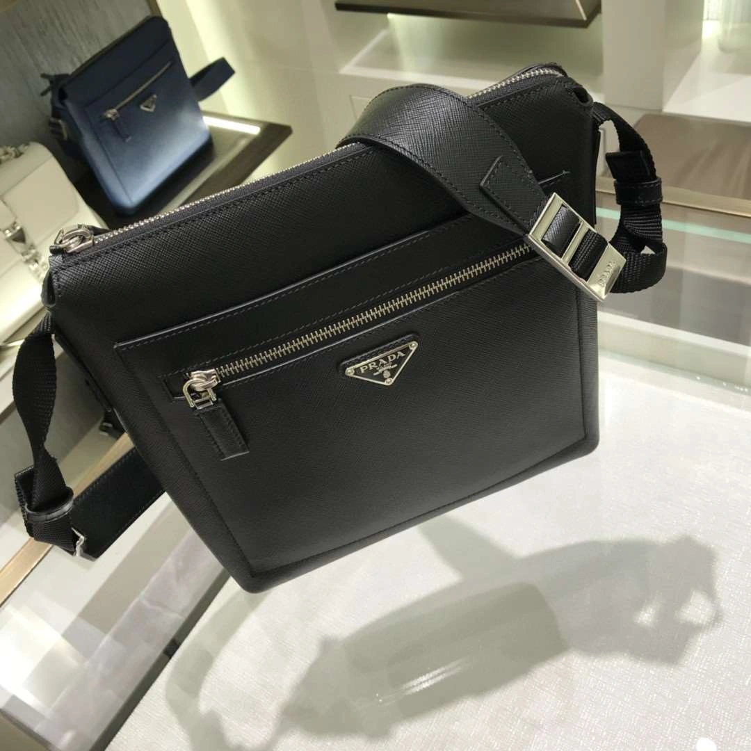*MOMO--- 2VH062 cowhide item : A-B00H2547A