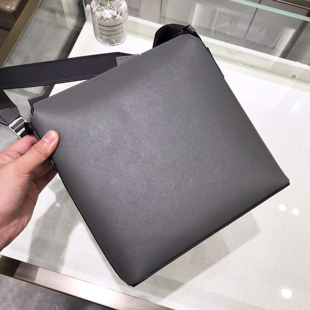 *MOMO--- 2VH062 cowhide item : A-B00H2548A
