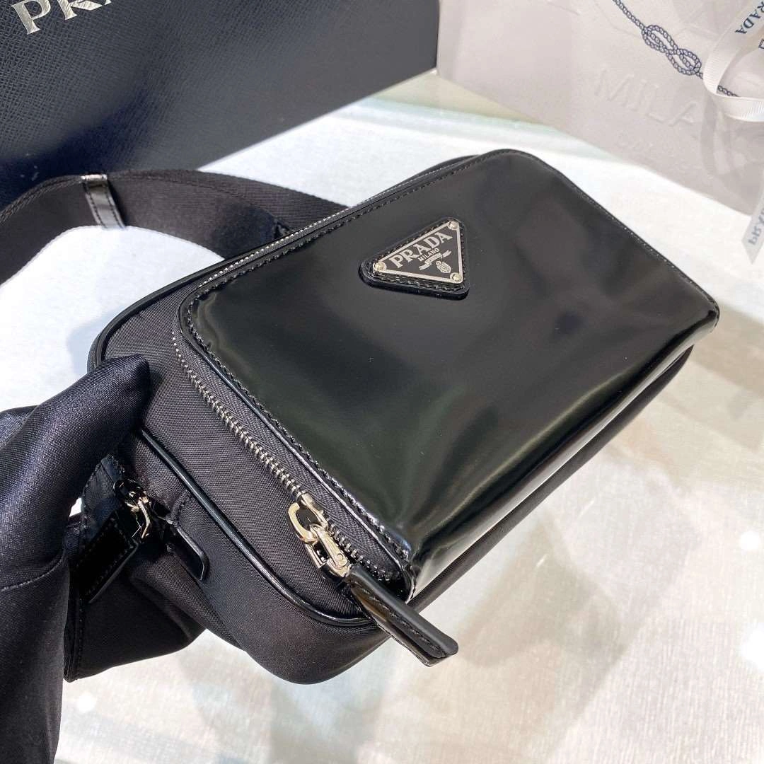 *MOMO--- 2VL977 cowhide item : A-B00I0120A