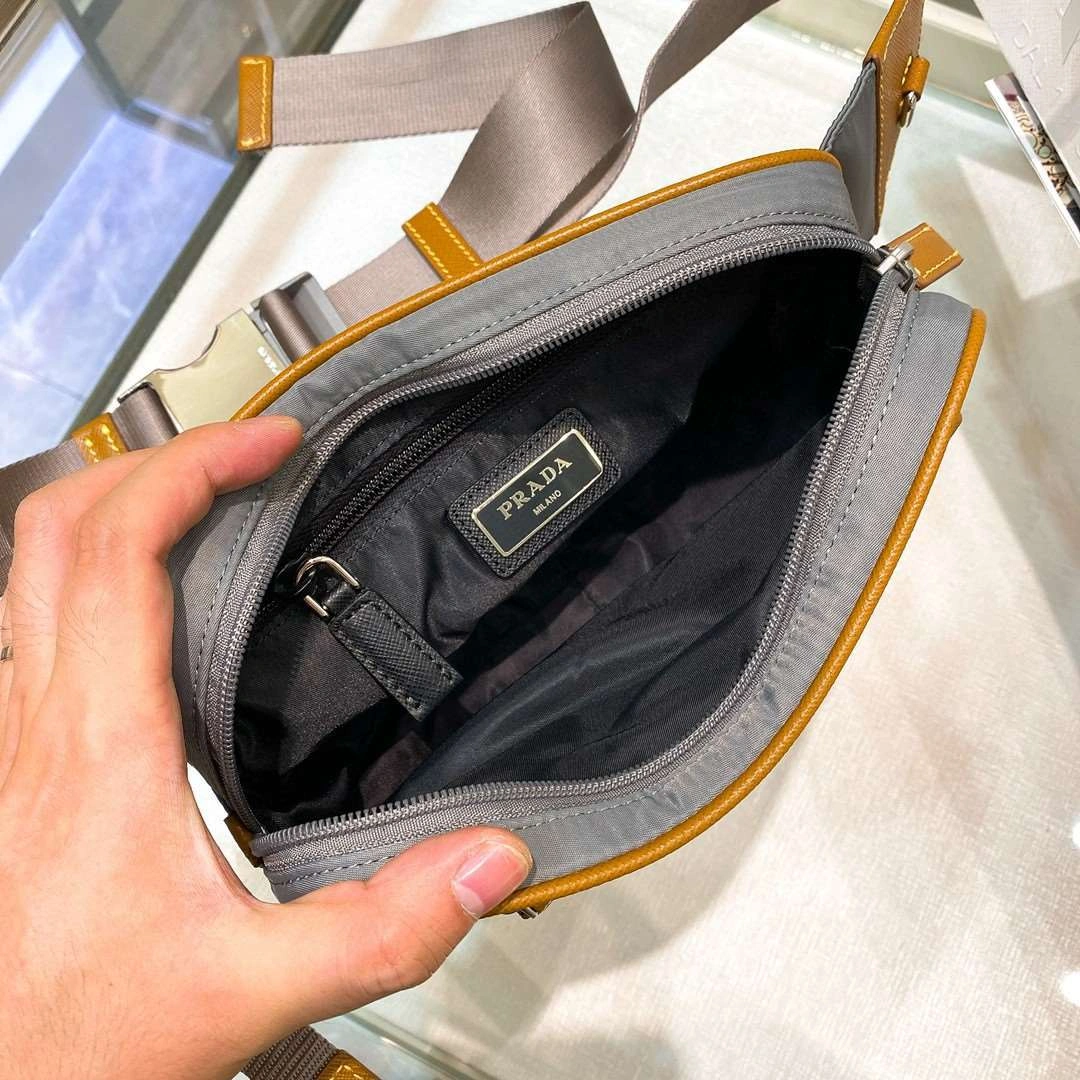 *MOMO--- 2VL977 item : A-B00H2573A