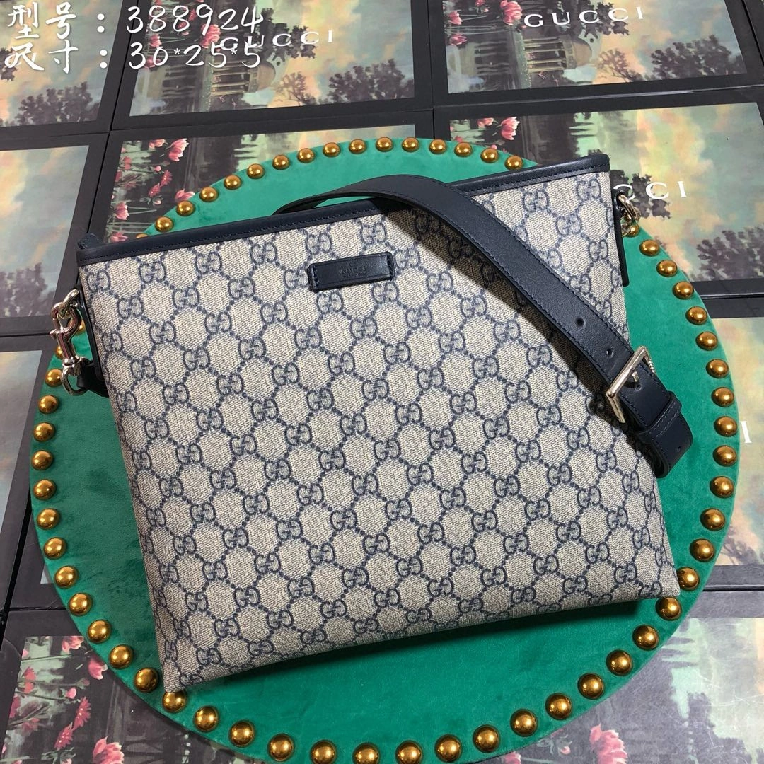 MOMO--- 388924 cowhide item : A-B040H1827A