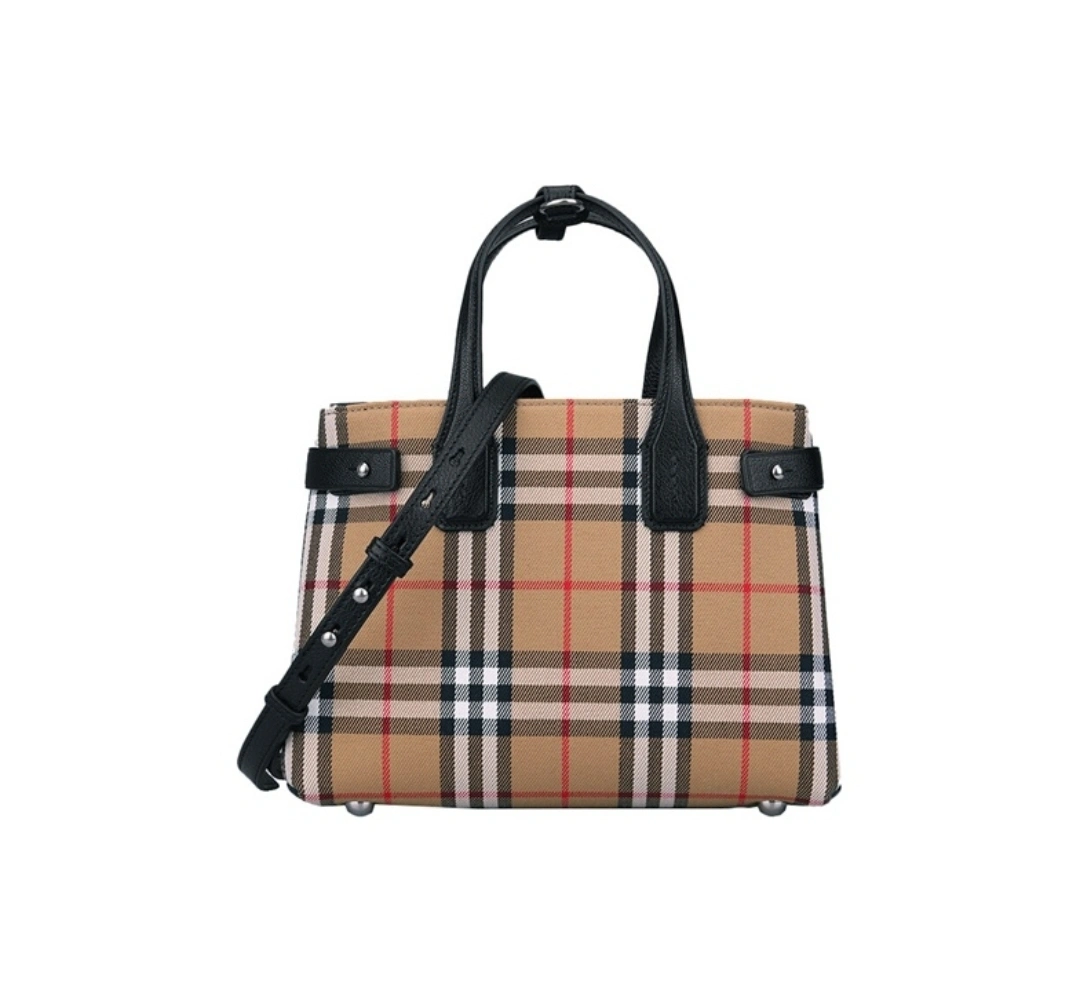 MOMO--- 40769481 item:D-B000B2912