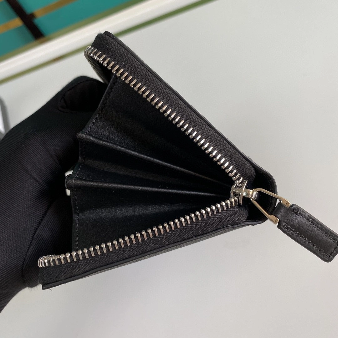 MOMO--- 408831 cowhide item : A-B00H0551WA