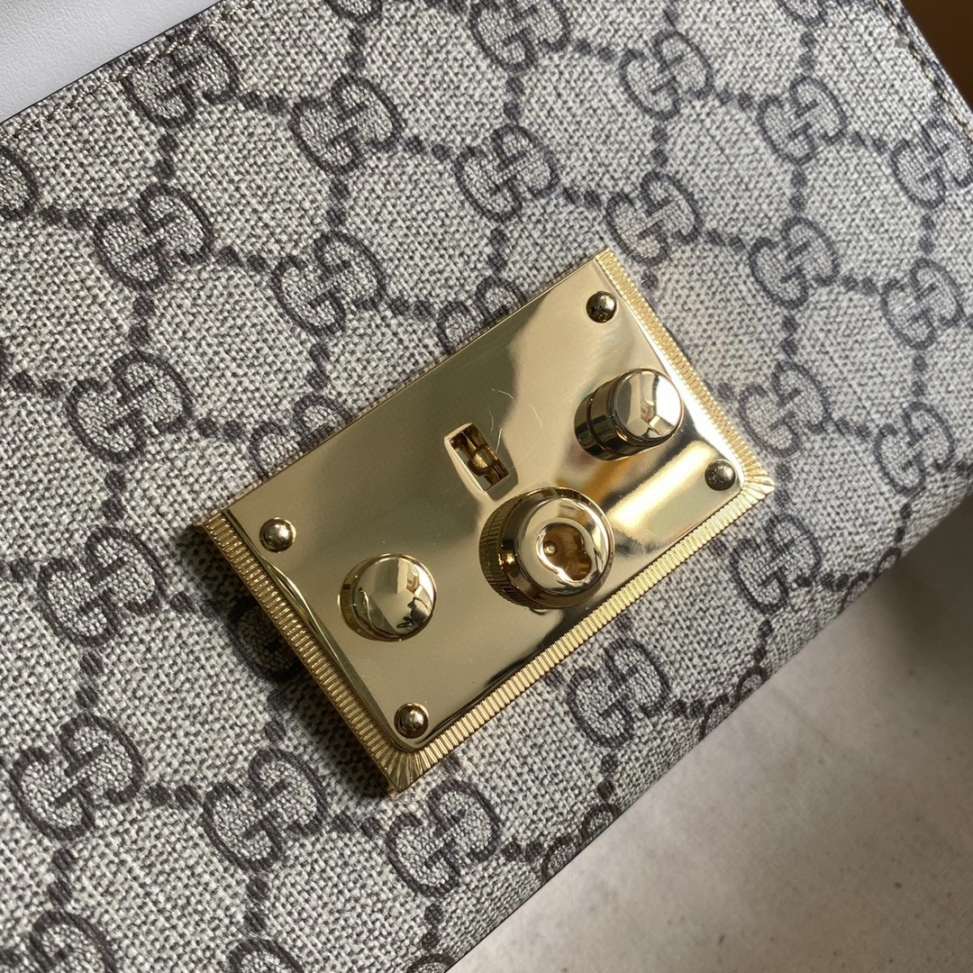 MOMO--- 409487 cowhide item : A-B040H1929A