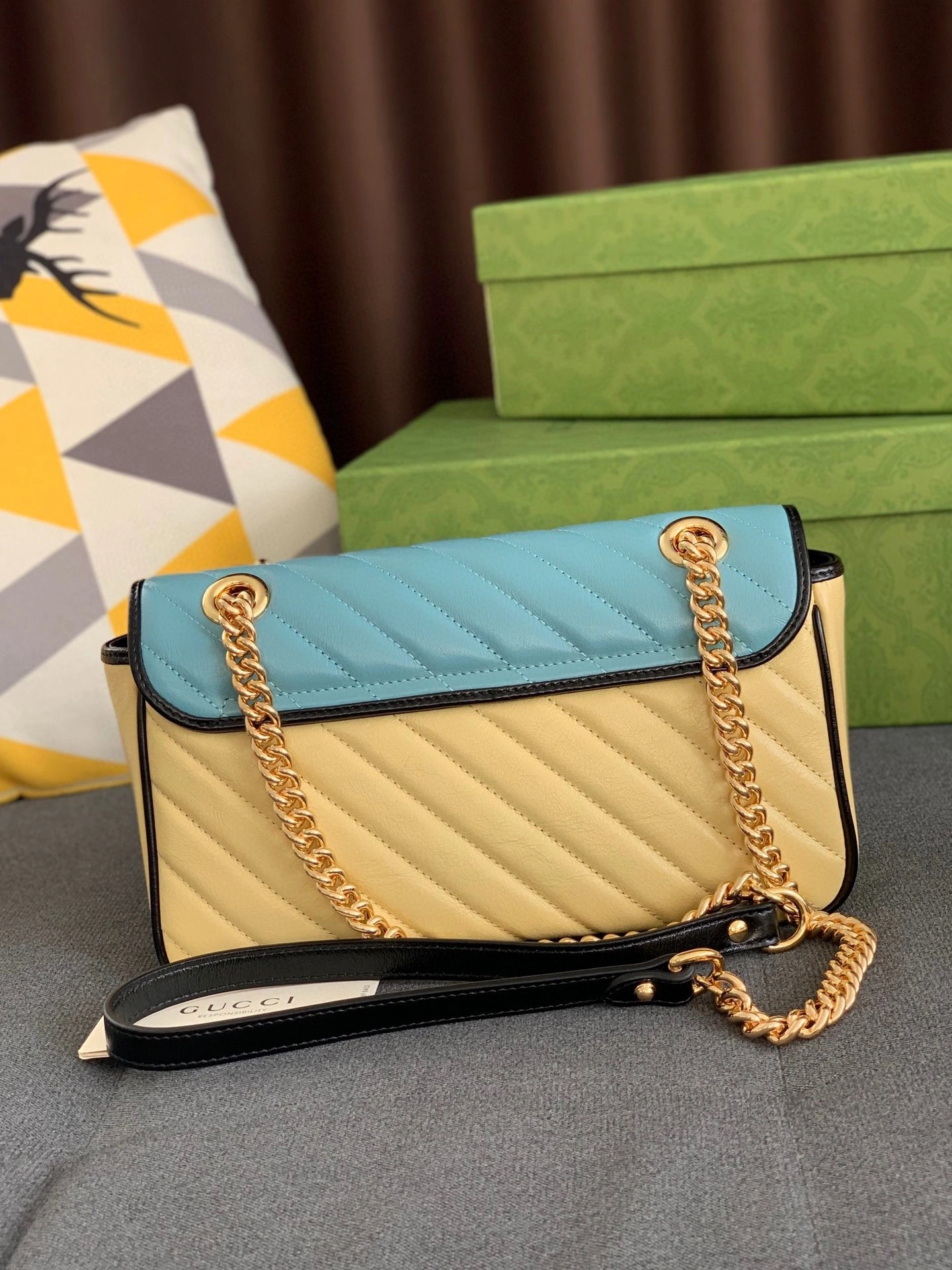 MOMO--- 443497 item : A-B063H0557WA