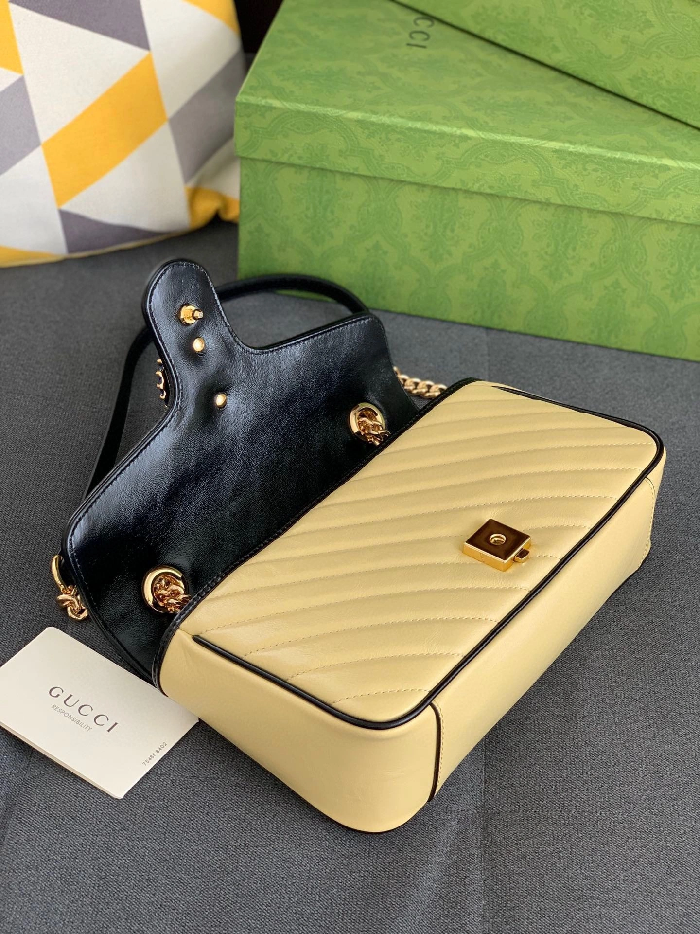 MOMO--- 443497 item : A-B063H0557WA