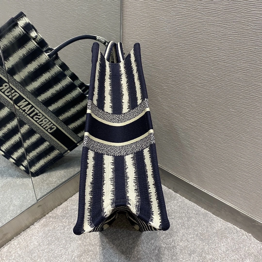 MOMO--- 464322 item : A-B050H2112A