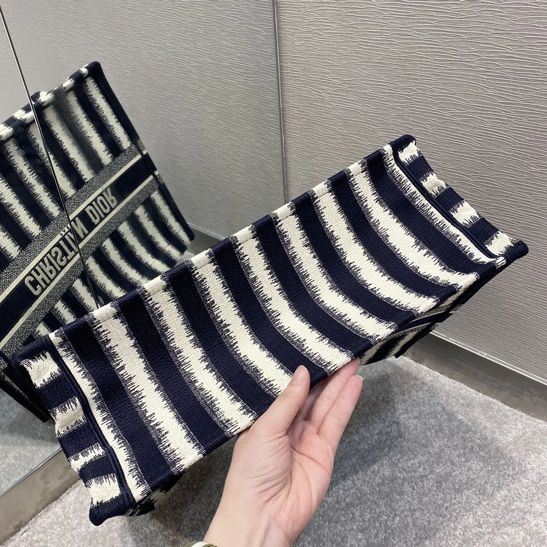 MOMO--- 464322 item : A-B050H2112A