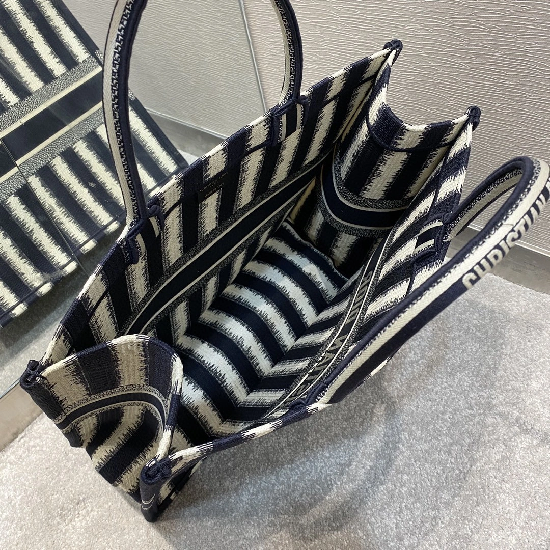 MOMO--- 464322 item : A-B050H2112A