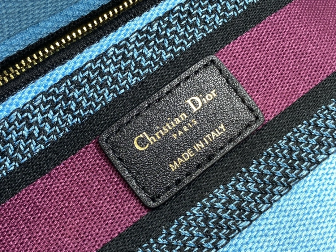 MOMO--- 4ior M0565OEUP-M259 high quality version embroidery item : D-B000J1497H