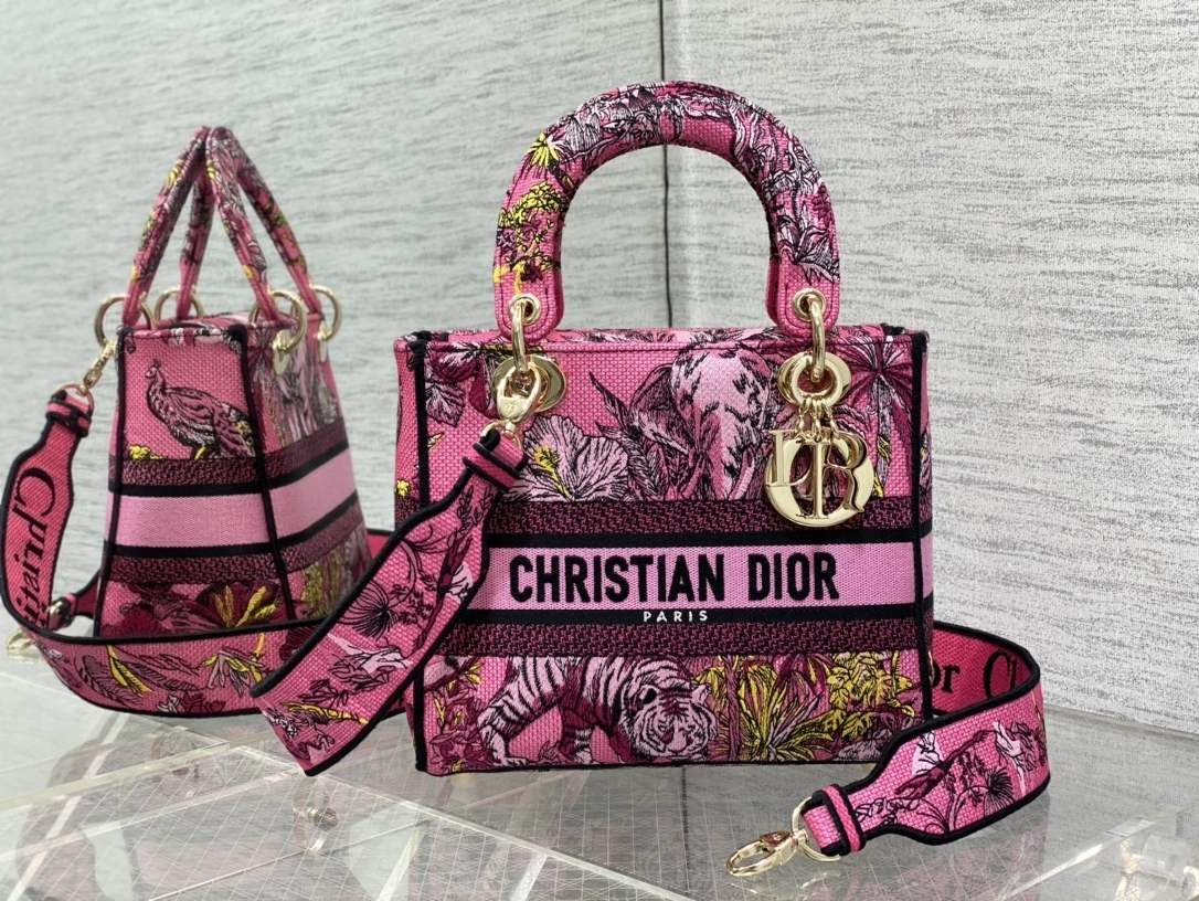 MOMO--- 4ior M0565OEUP-M75E high quality version embroidery item : D-B000J1496H