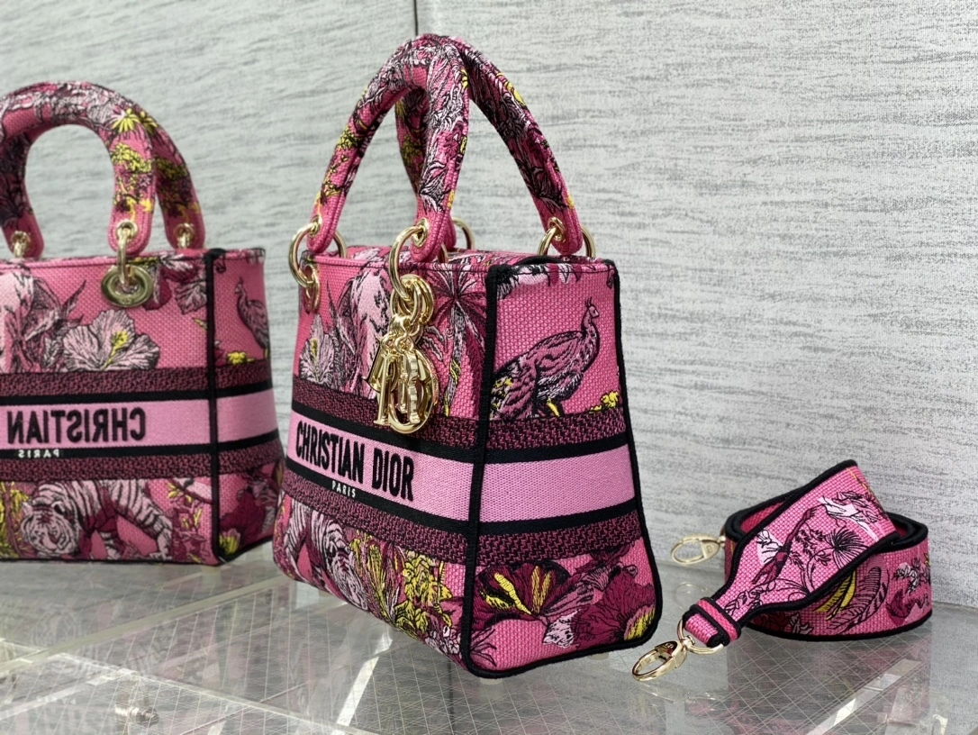 MOMO--- 4ior M0565OEUP-M75E high quality version embroidery item : D-B000J1496H