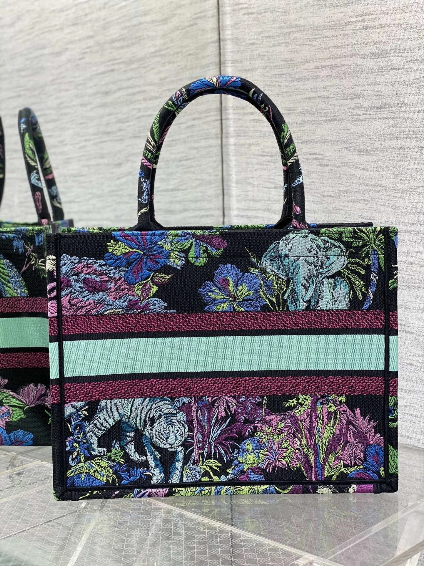 MOMO--- 4ior M1296ZEUP-M928 high quality version embroidery item : D-B000J1498H