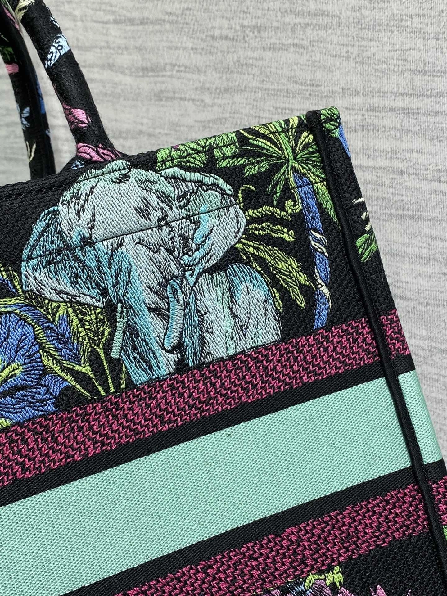 MOMO--- 4ior M1296ZEUP-M928 high quality version embroidery item : D-B000J1498H