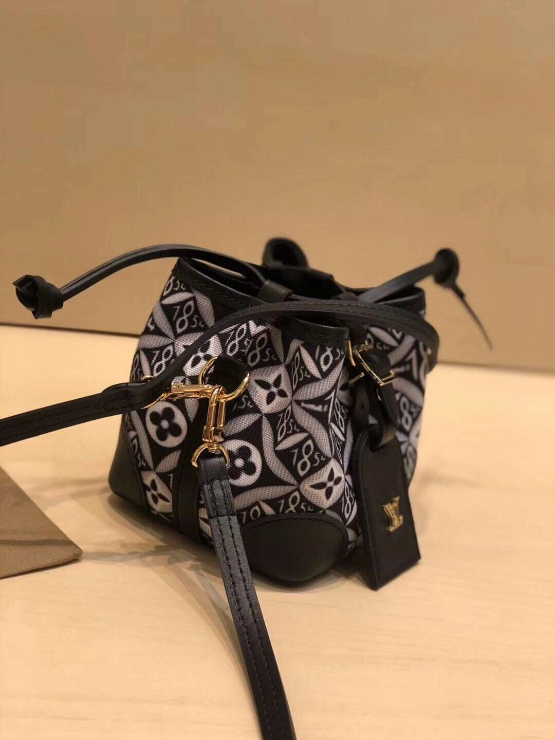 *MOMO--- 57099mini item : A-B181G2948