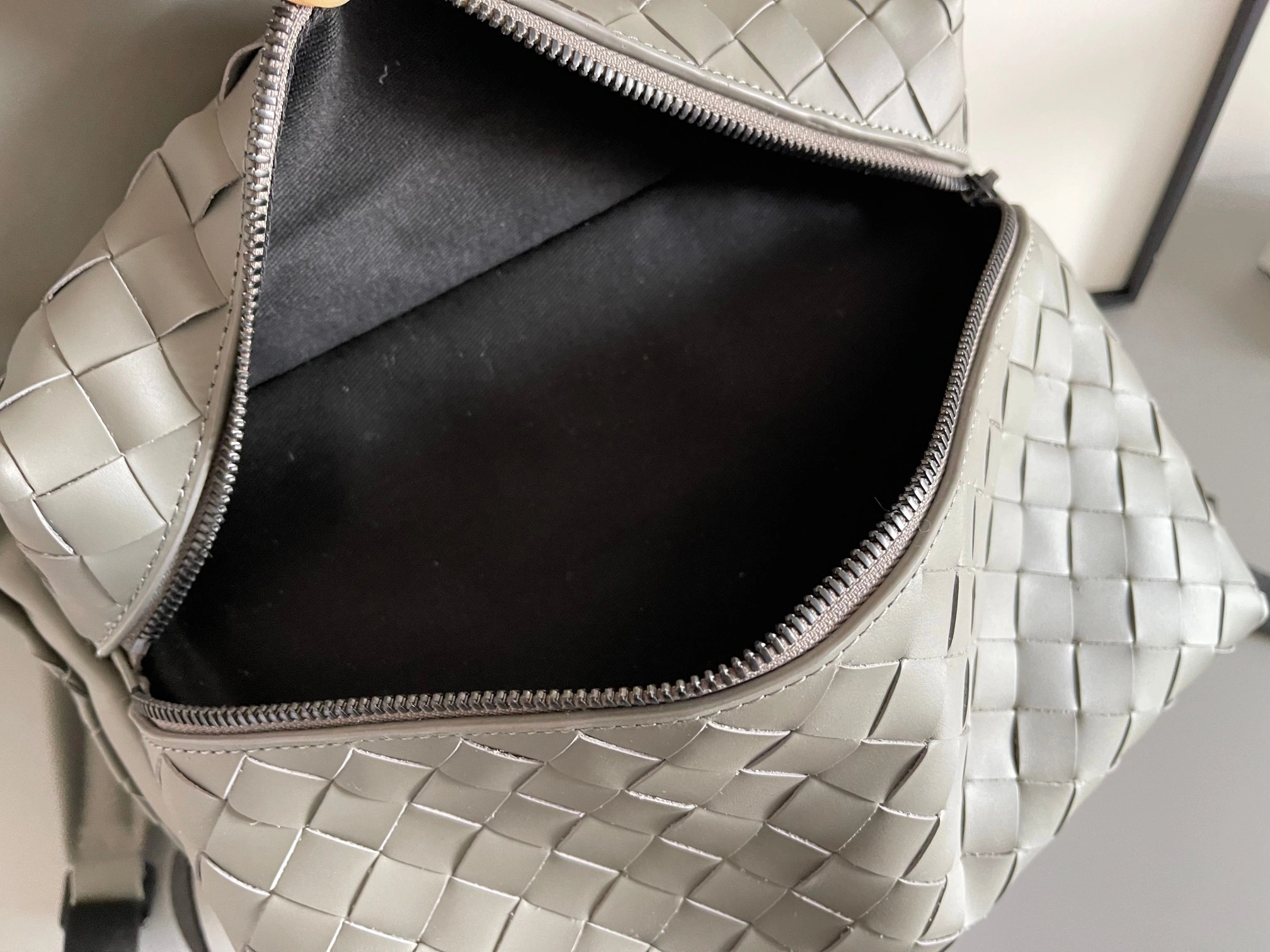 MOMO--- 599634-VCPQ2-1446 Calfskin item:C-B134L0842R