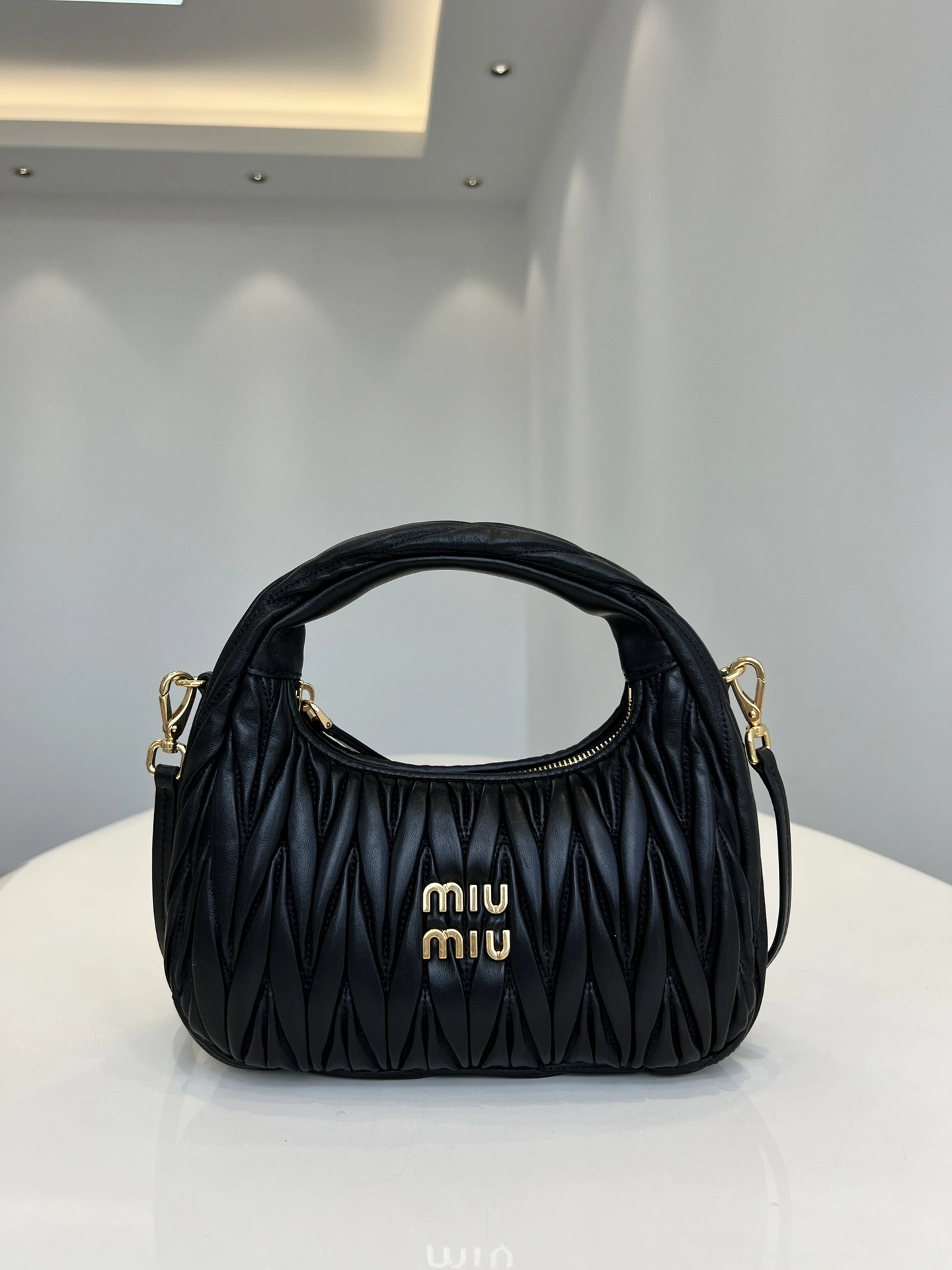 MOMO--- 5BC125-N88-F0002-V-OOY sheepskin item:D-B432D0670