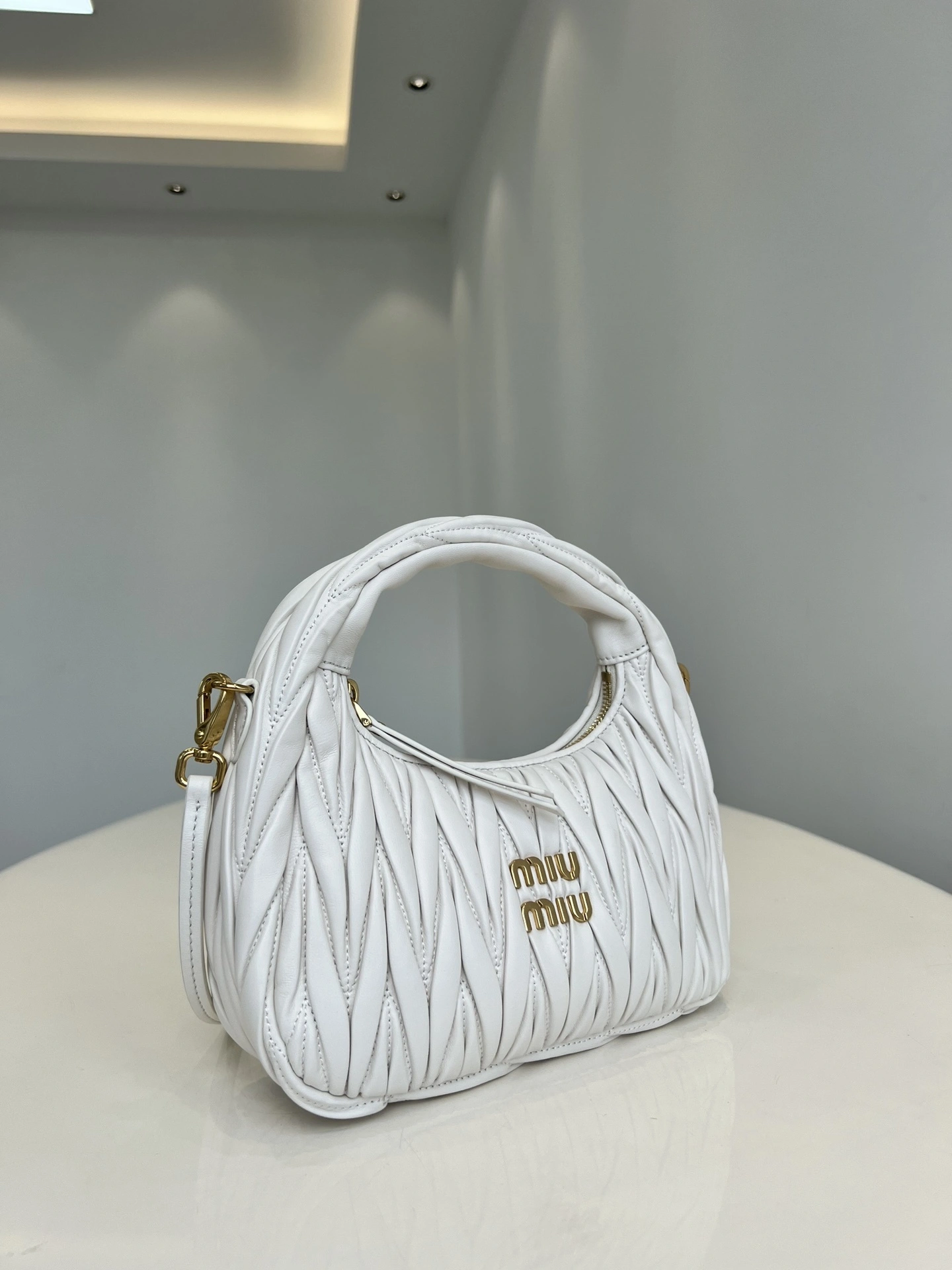 MOMO--- 5BC125-N88-F0009-V-OOY sheepskin item:D-B432D0669
