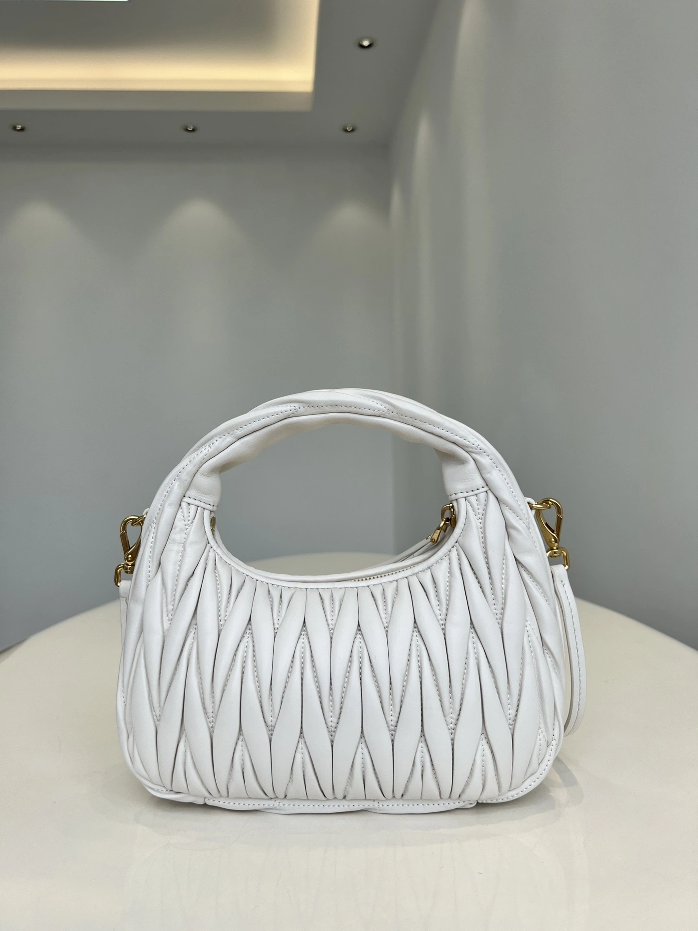 MOMO--- 5BC125-N88-F0009-V-OOY sheepskin item:D-B432D0669