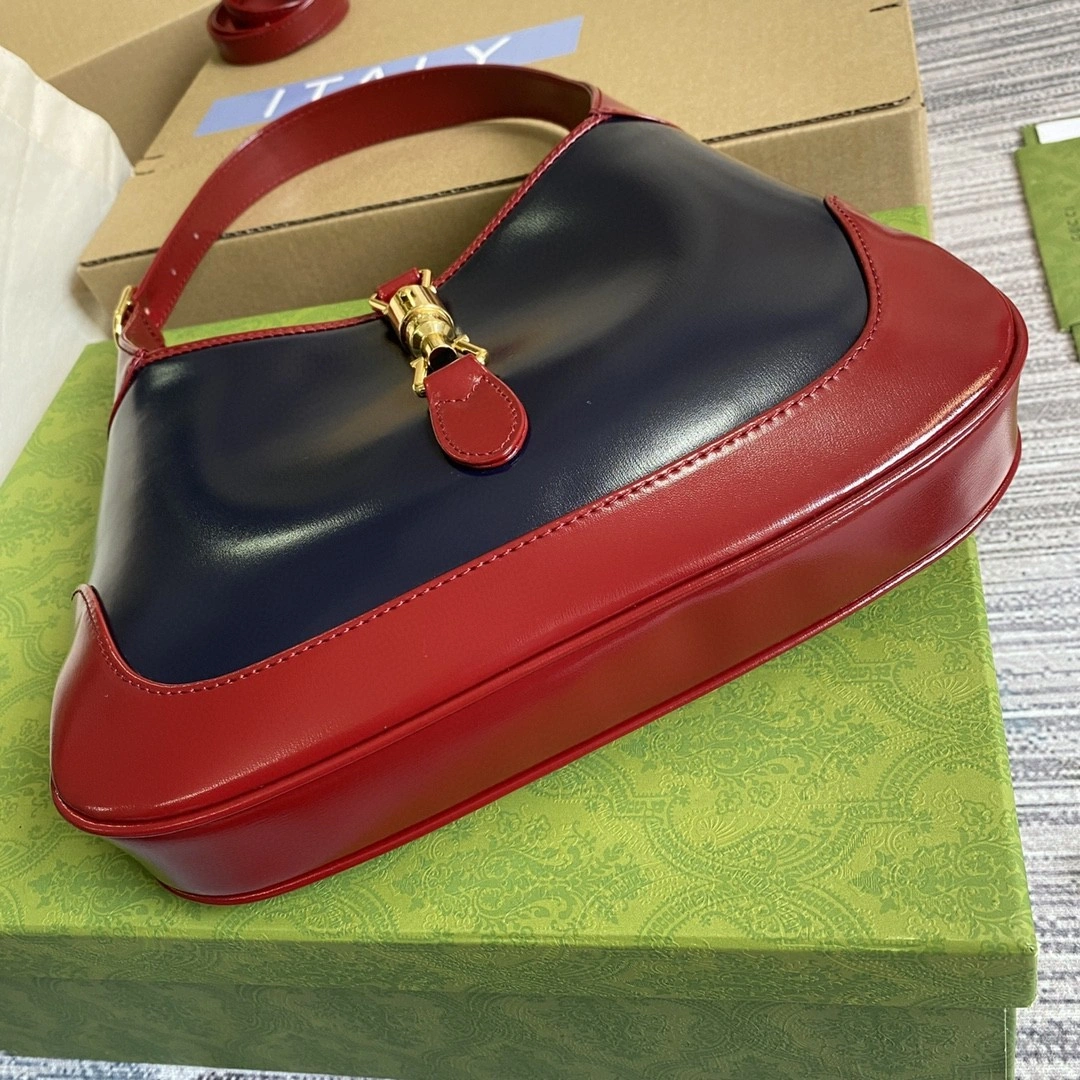 MOMO--- 636706 item : A-B00H1834A P: 1800