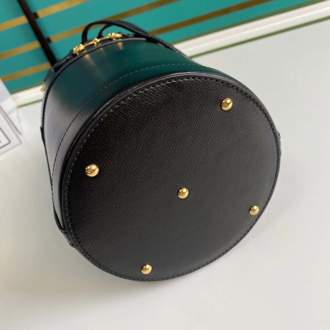 MOMO--- 637115 cowhide item : A-B00H0459A