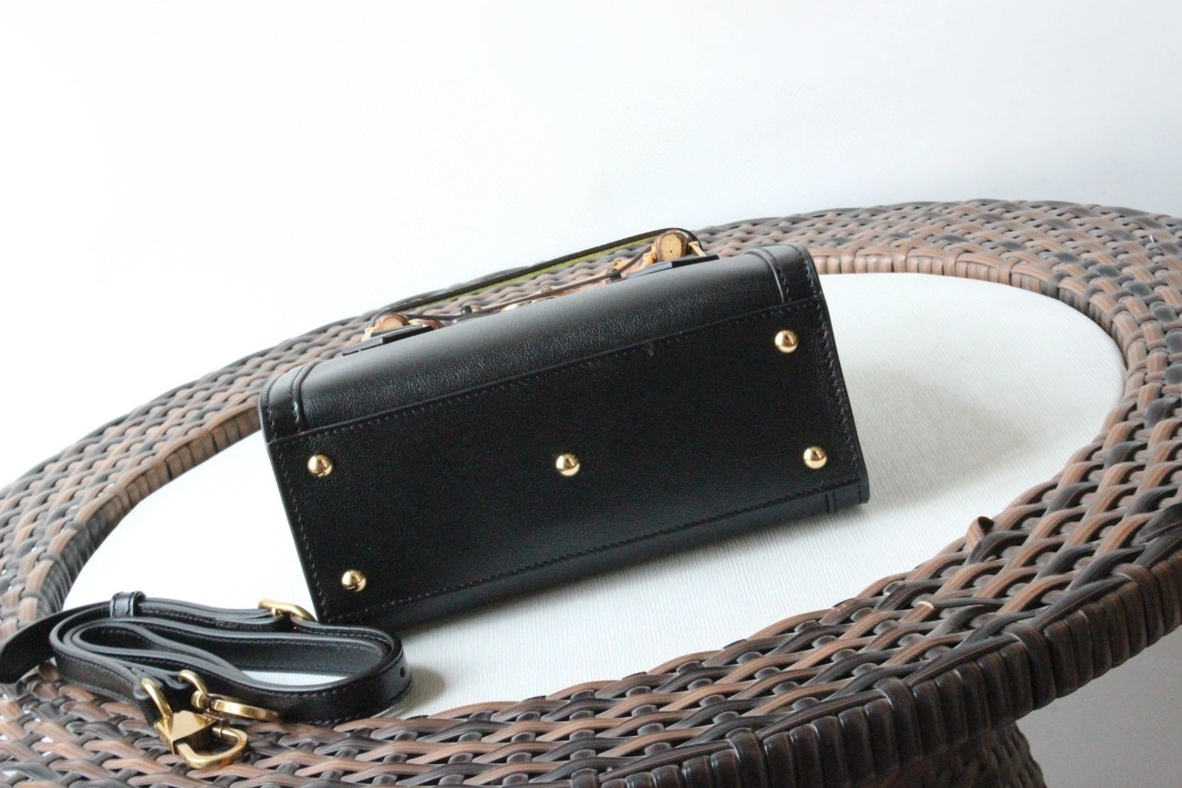 MOMO--- 655661 cowhide item : A-B191H0338A