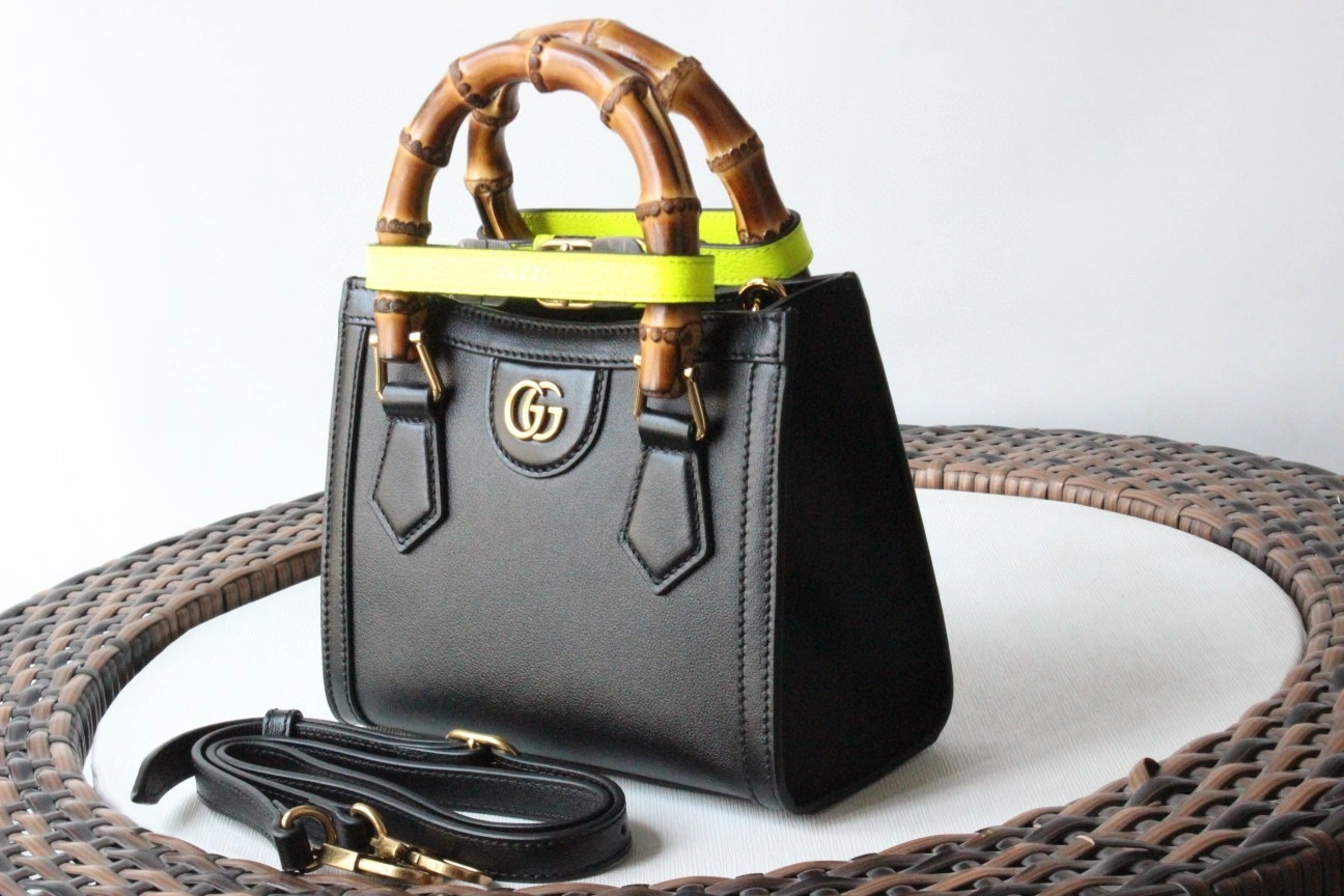 MOMO--- 655661 cowhide item : A-B191H0338A