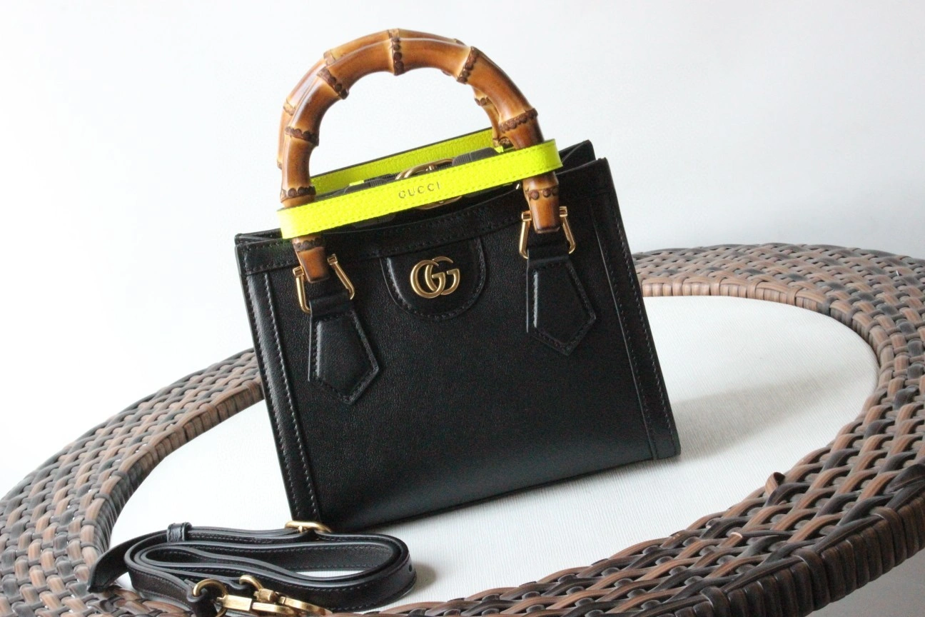 MOMO--- 655661 cowhide item : A-B191H0338A