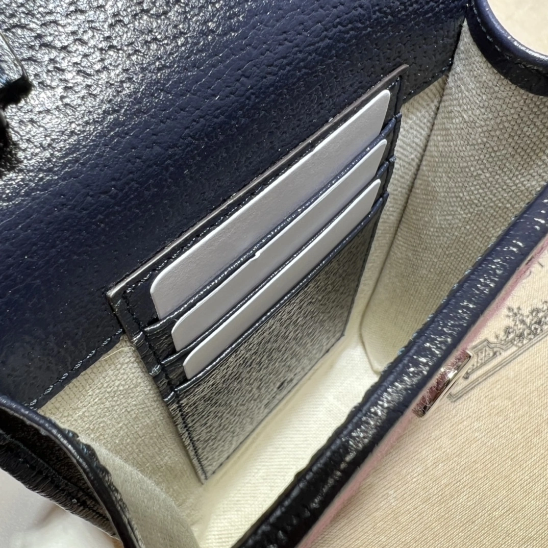 MOMO--- 657582-2UZAN-5279 item:C-B063L0822R