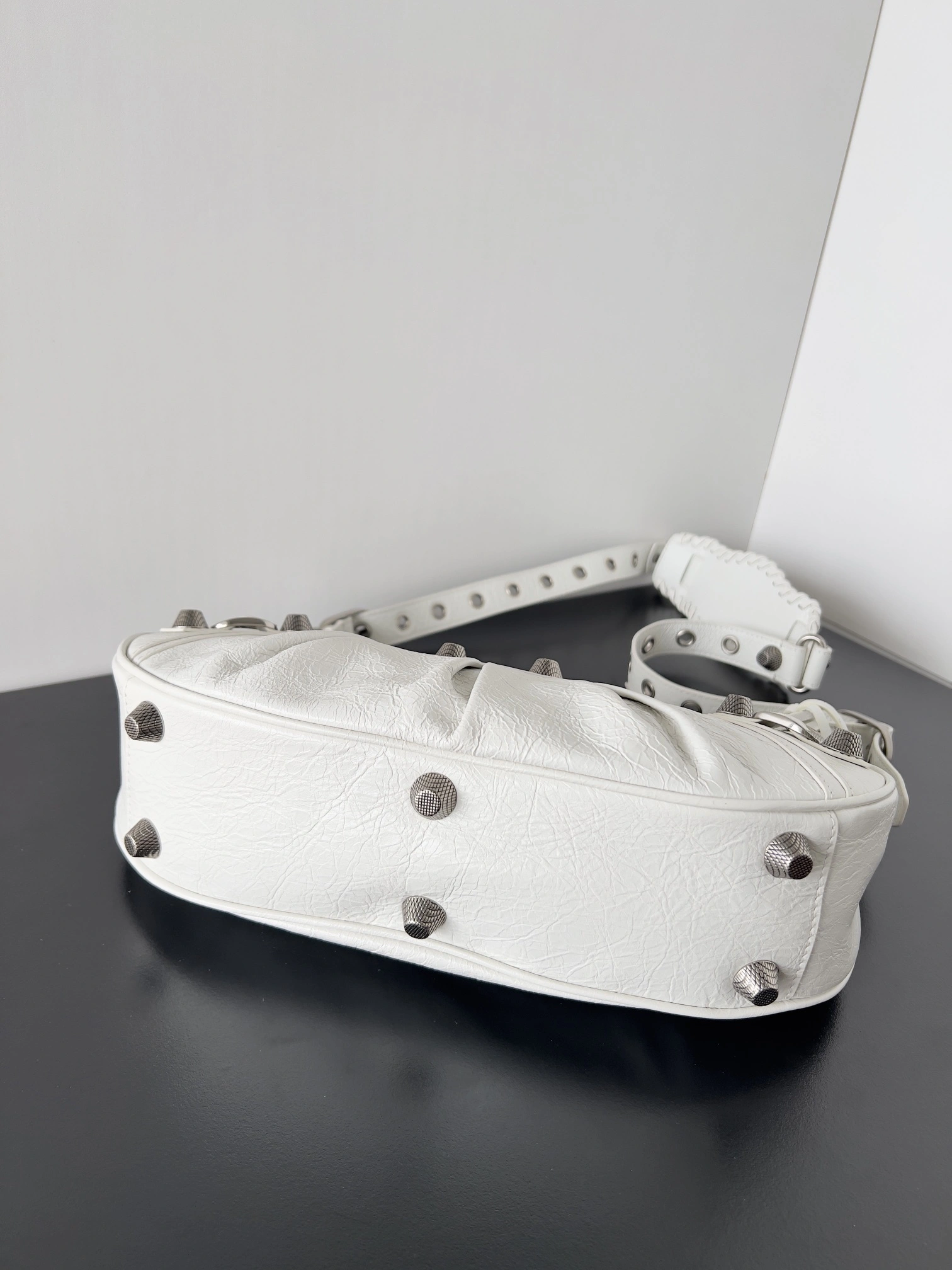 MOMO--- 6713071VG9Y9104 Le Cagole item:C-B063L0808R