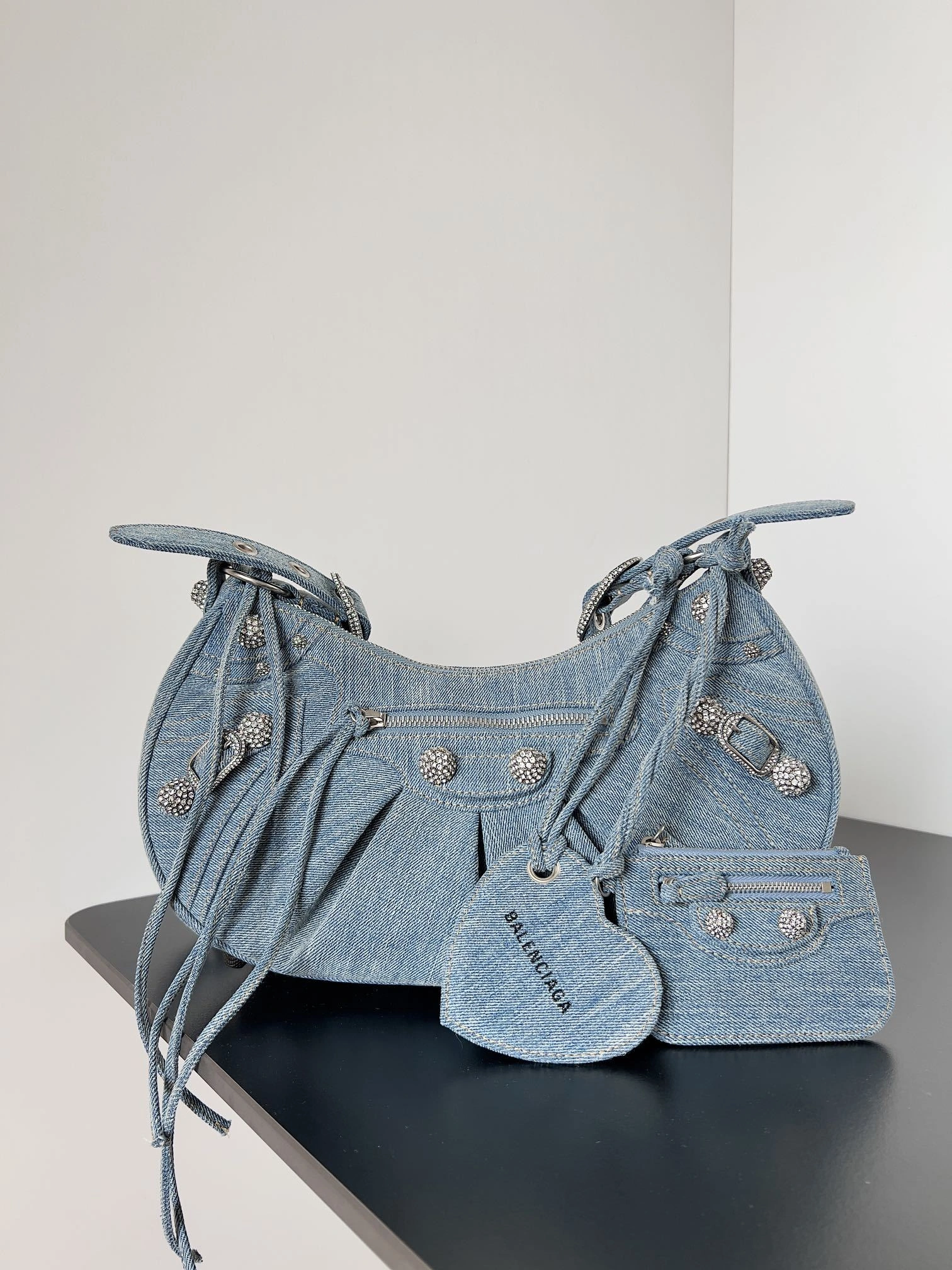 MOMO--- 6713072109U4715 Le Cagole item:C-B063L0810R