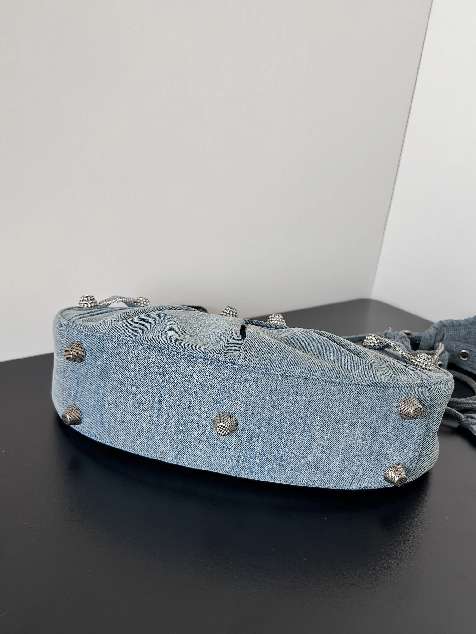 MOMO--- 6713072109U4715 Le Cagole item:C-B063L0810R