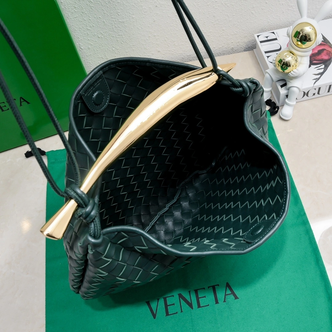 MOMO--- 716082VCPP13060 sheepskin Sardine item:C-B134L0829R