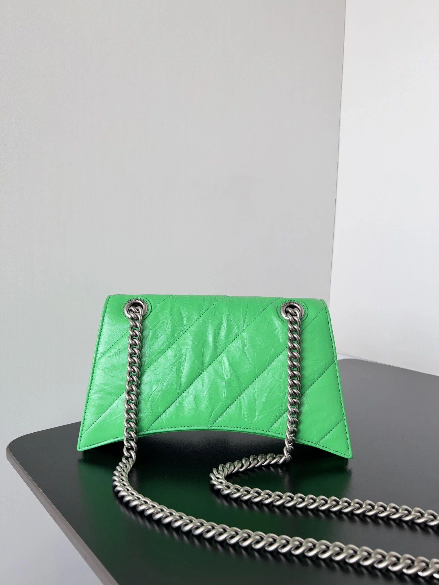 MOMO--- 716351210J03809 crush item:C-B063L0812R
