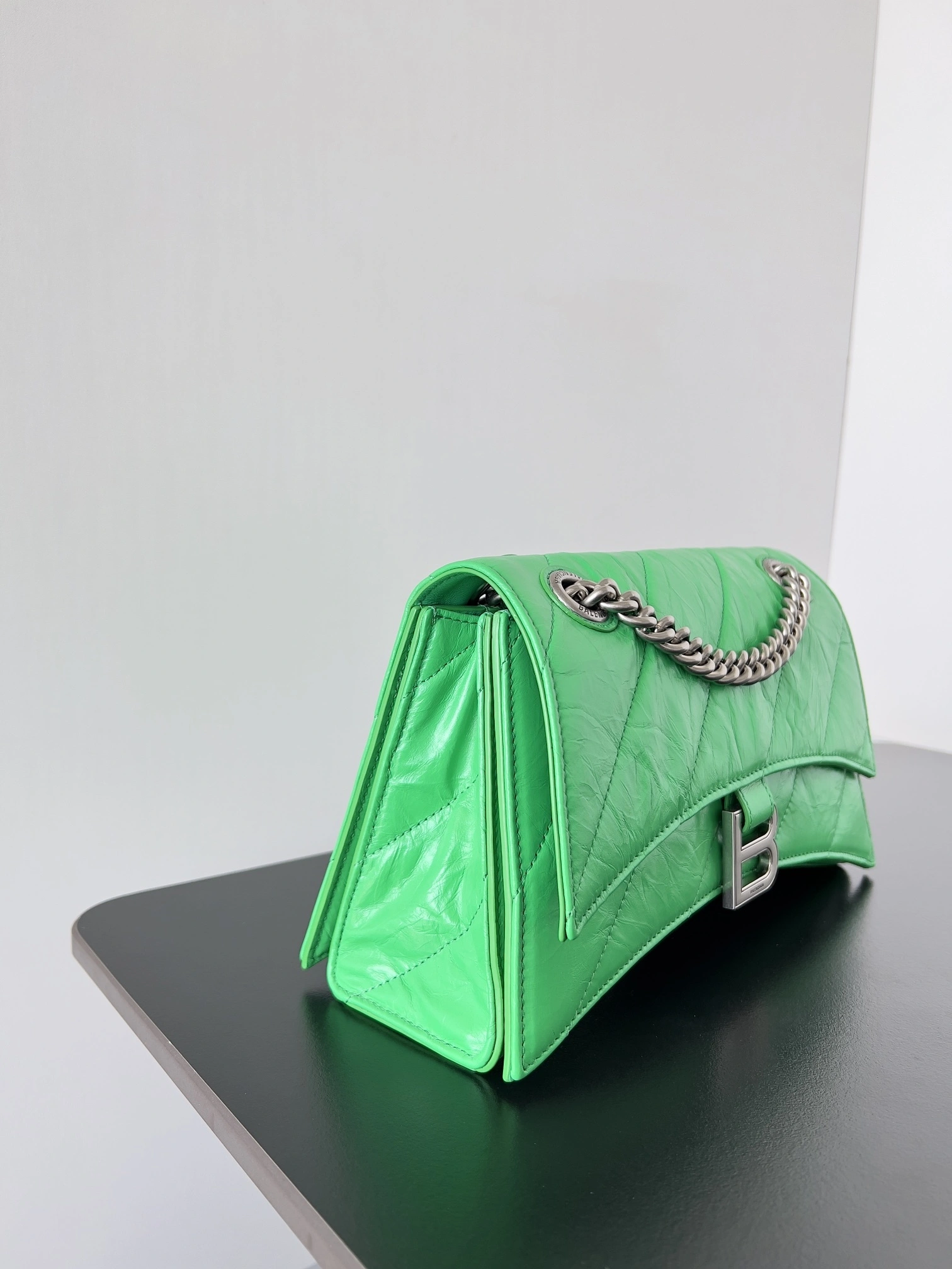 MOMO--- 716351210J03809 crush item:C-B063L0812R