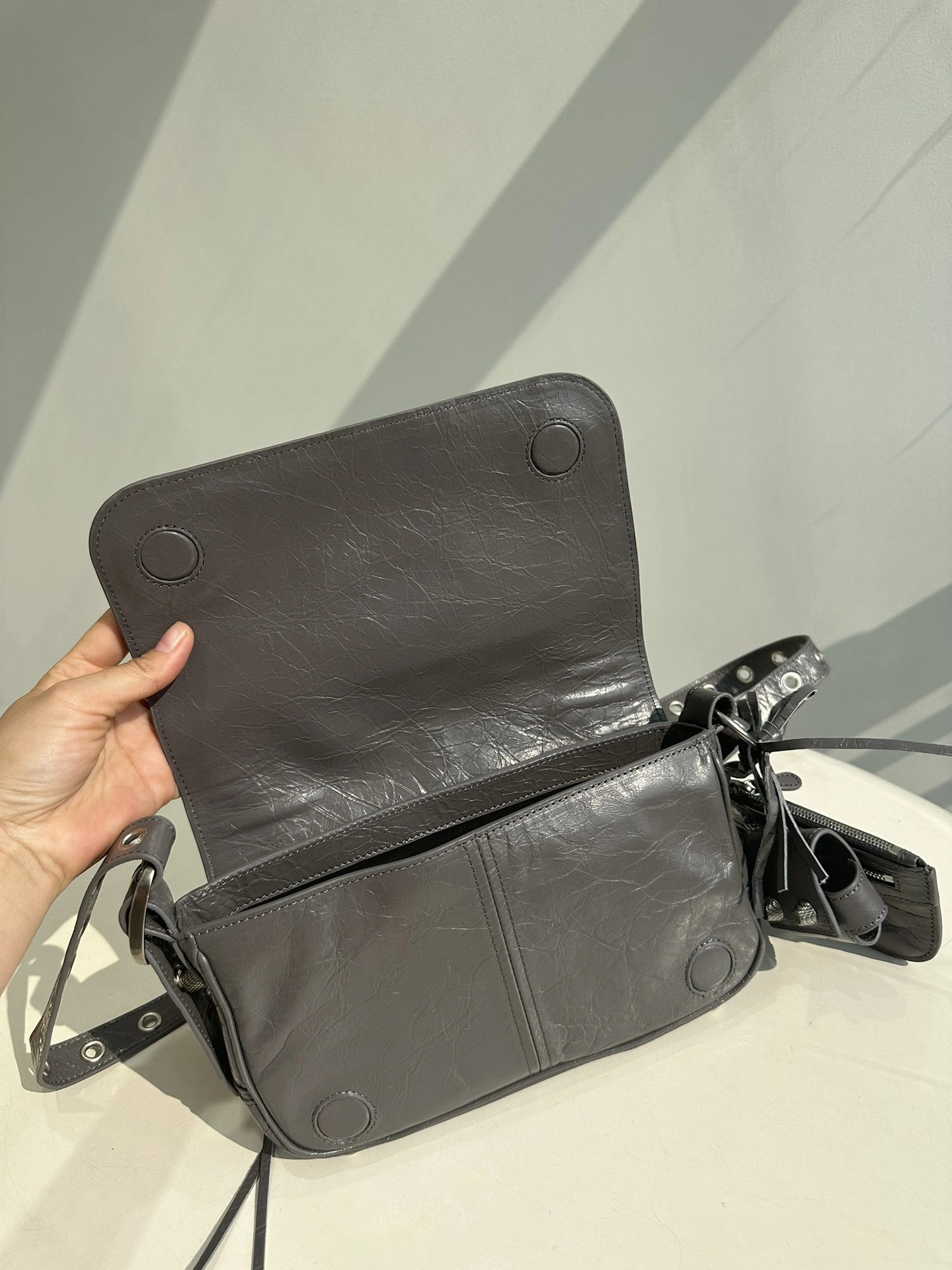 MOMO--- 719082210KR1404 sheepskin item:D-B432D0681