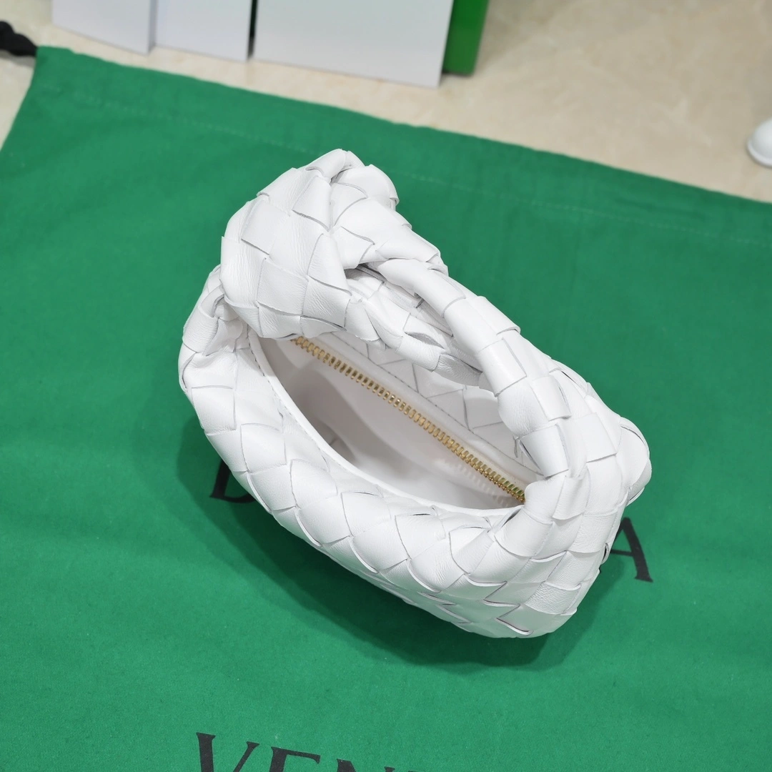 MOMO--- 730828VCPP09143 sheepskin hobo item:C-B134L0836R