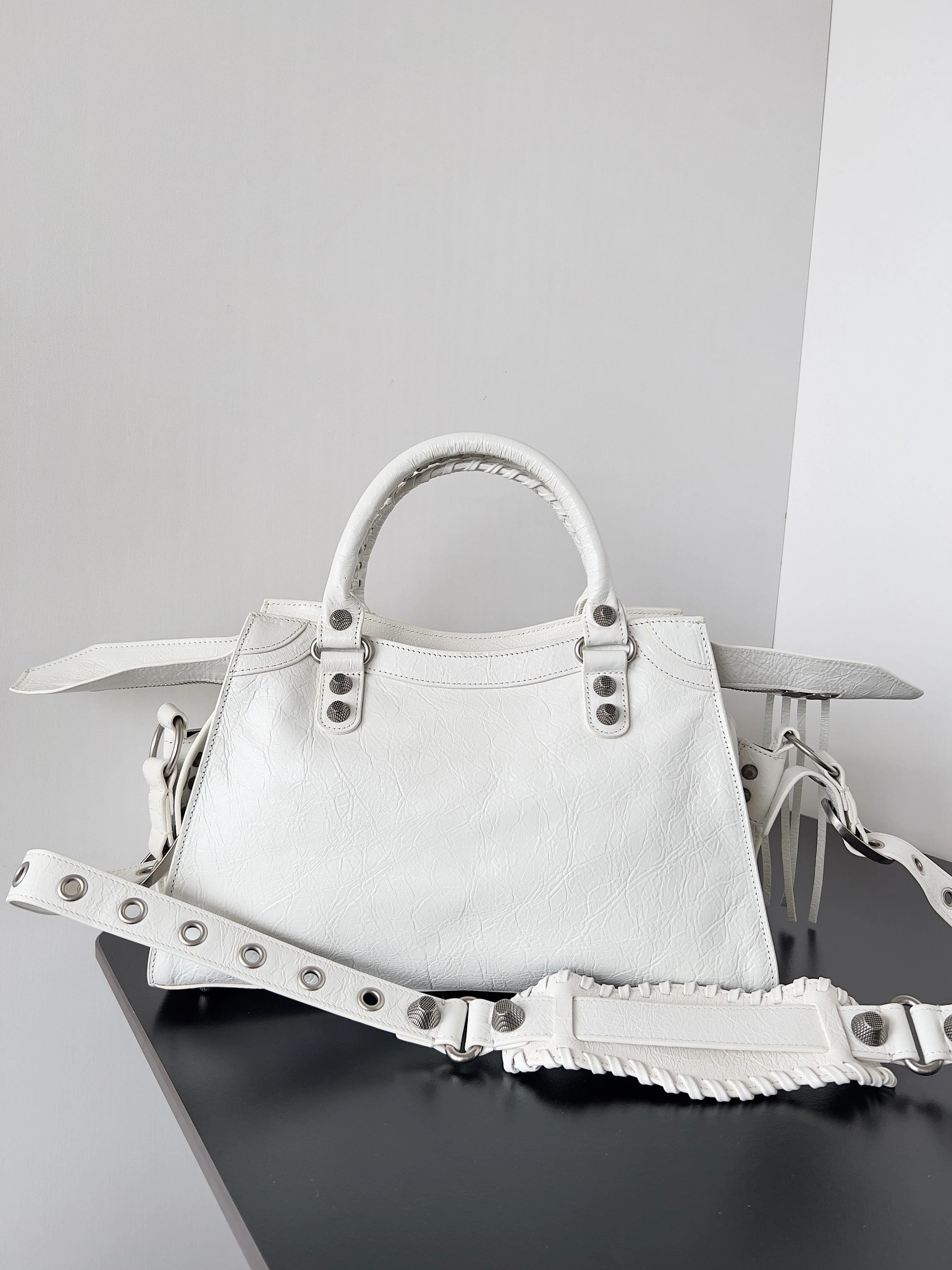 MOMO--- 736046210B09104 Neo cagole sheepskin item:C-B063L0817R