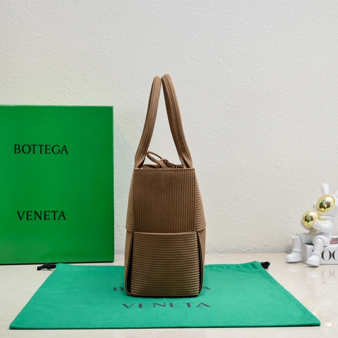 MOMO--- 757822V38T12282 ArcoTote sheepskin Intreccio item:C-B134L0837R